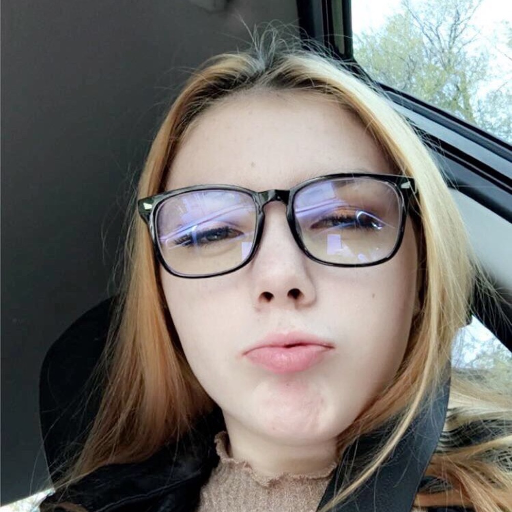 Meet your Posher, Alyssa